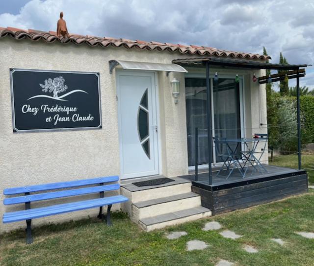 Отель Chez Frederique Et Jean-Claude Les Taillades Экстерьер фото